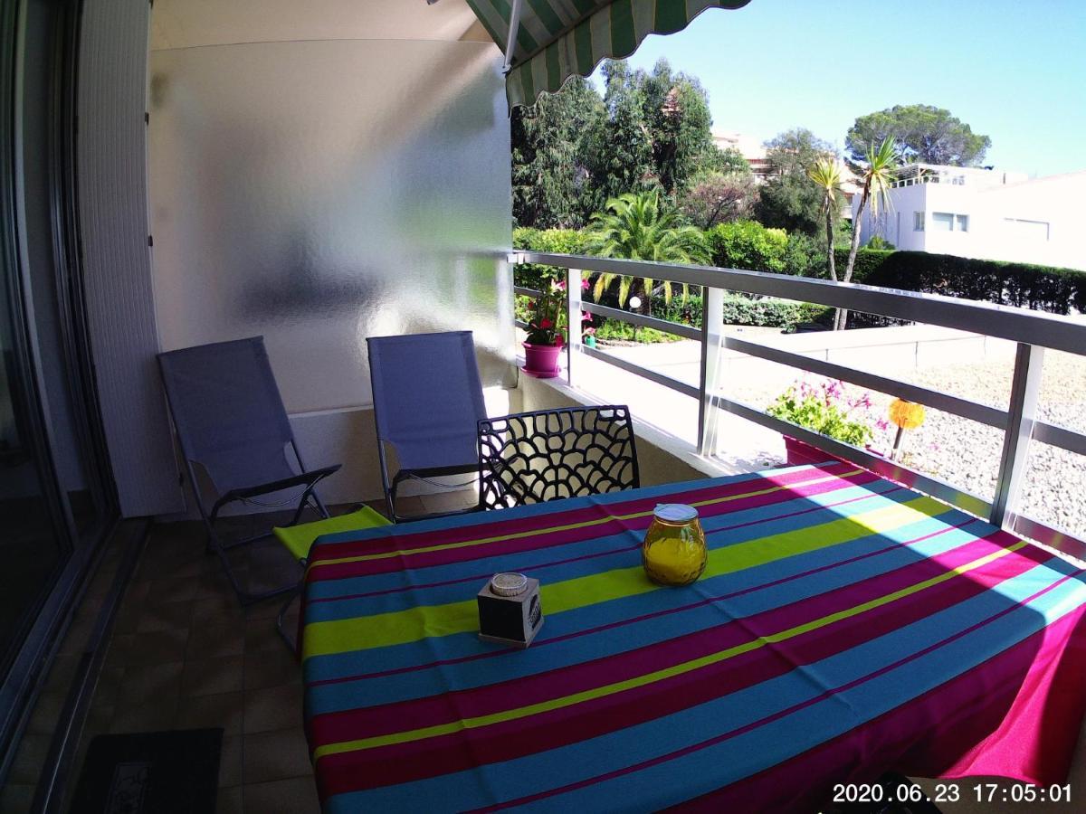 Studio 127, Vue Mer Et Piscine, Port Santa Lucia Saint-Raphael  Luaran gambar