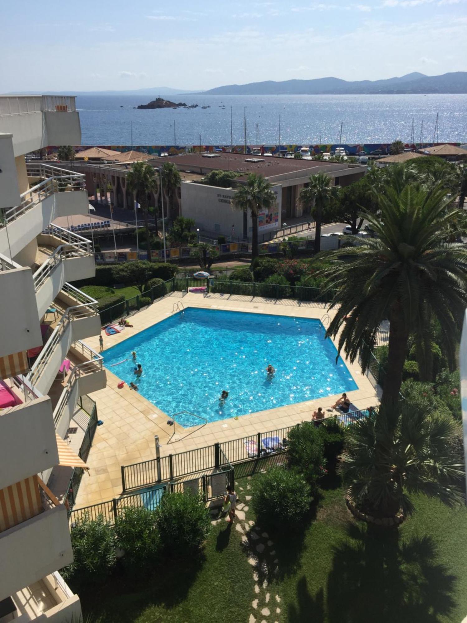Studio 127, Vue Mer Et Piscine, Port Santa Lucia Saint-Raphael  Luaran gambar